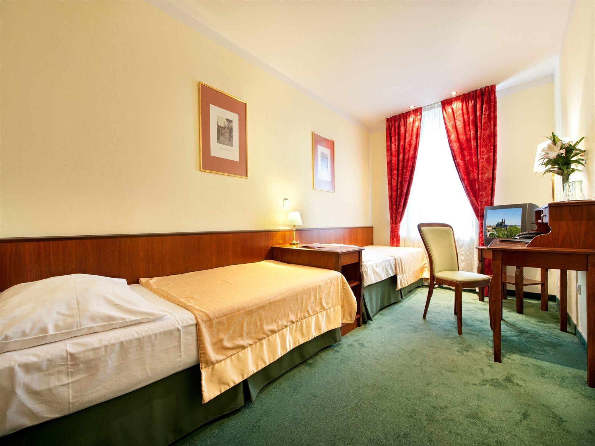 Ea Hotel Jeleni Dvur Prague Castle Exteriér fotografie