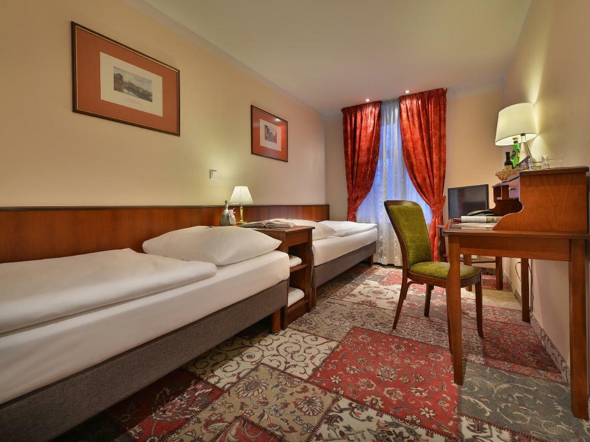 Ea Hotel Jeleni Dvur Prague Castle Exteriér fotografie